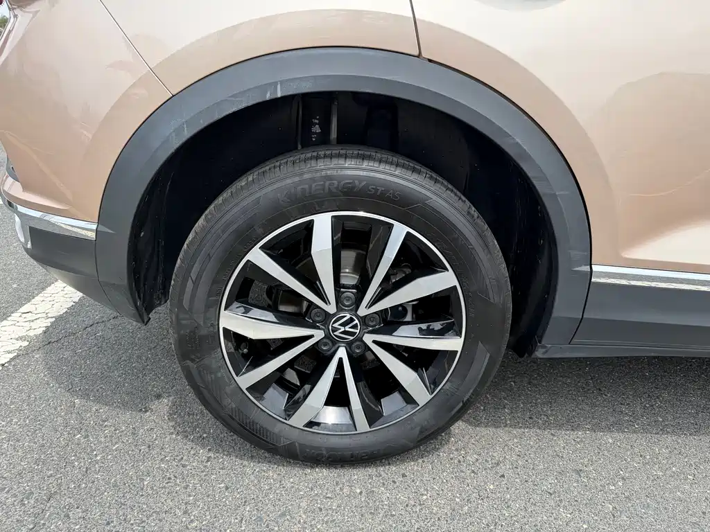 Volkswagen T-Roc 2023 — фото 14