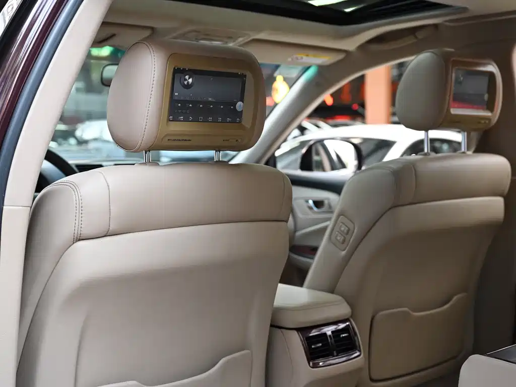 Toyota Crown 2015 — фото 12