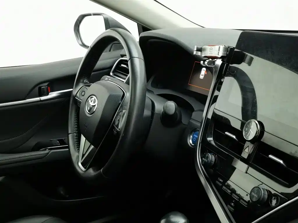 Toyota Camry 2021 — фото 22