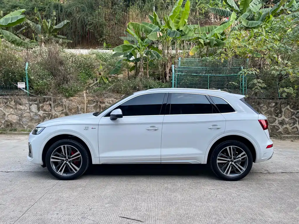 Audi Q5L 2022 — фото 3