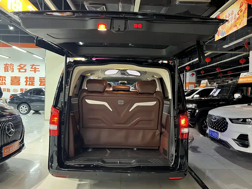 Mercedes-Benz Vito 2023 — фото 19