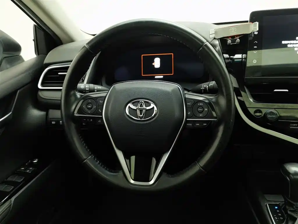 Toyota Camry 2021 — фото 11
