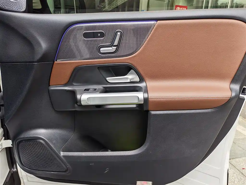 Mercedes-Benz GLB 2023 — фото 22