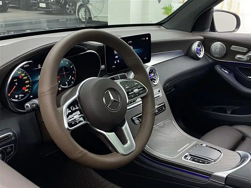 Mercedes-Benz GLC 2021 — фото 24