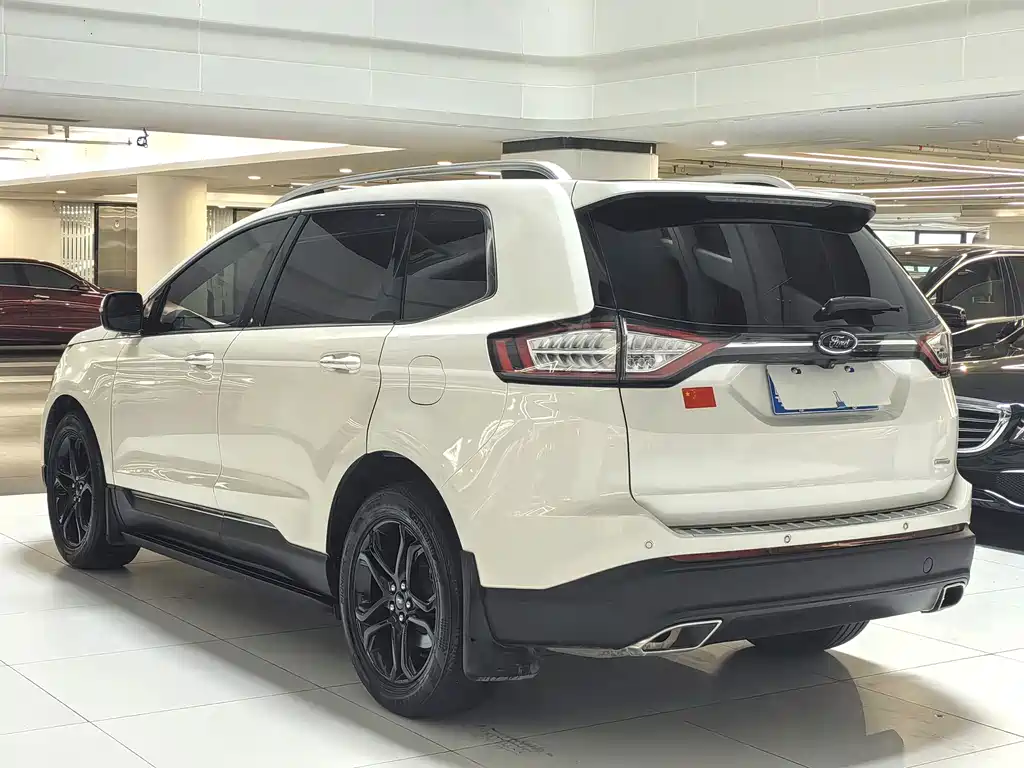 Ford Edge 2019 — фото 15