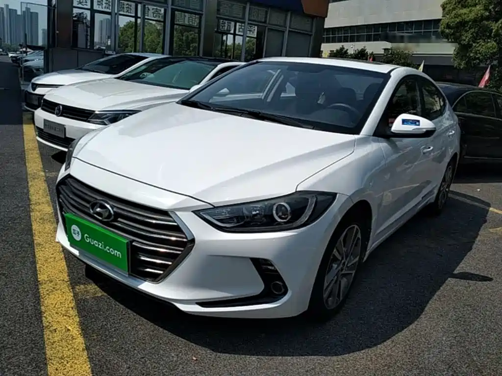 Hyundai Elantra 2017 — фото 2