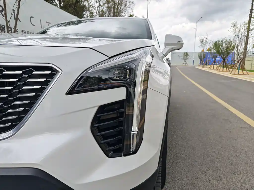 Cadillac XT4 2019 — фото 11