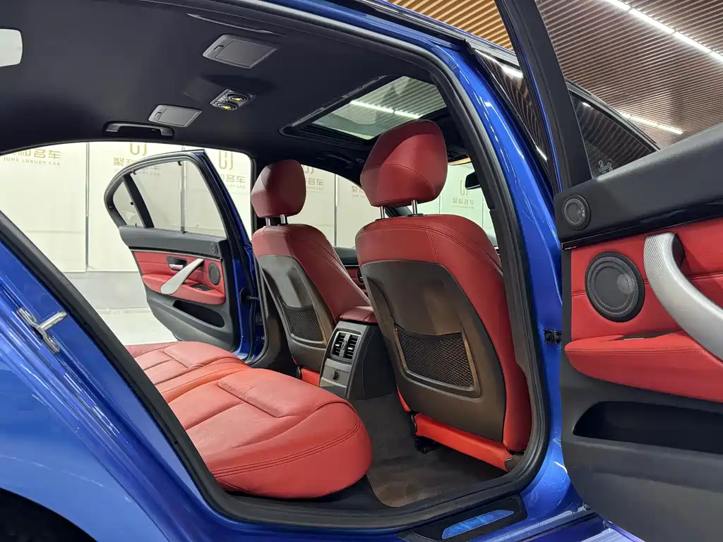 BMW 3 Series 2016 — фото 12