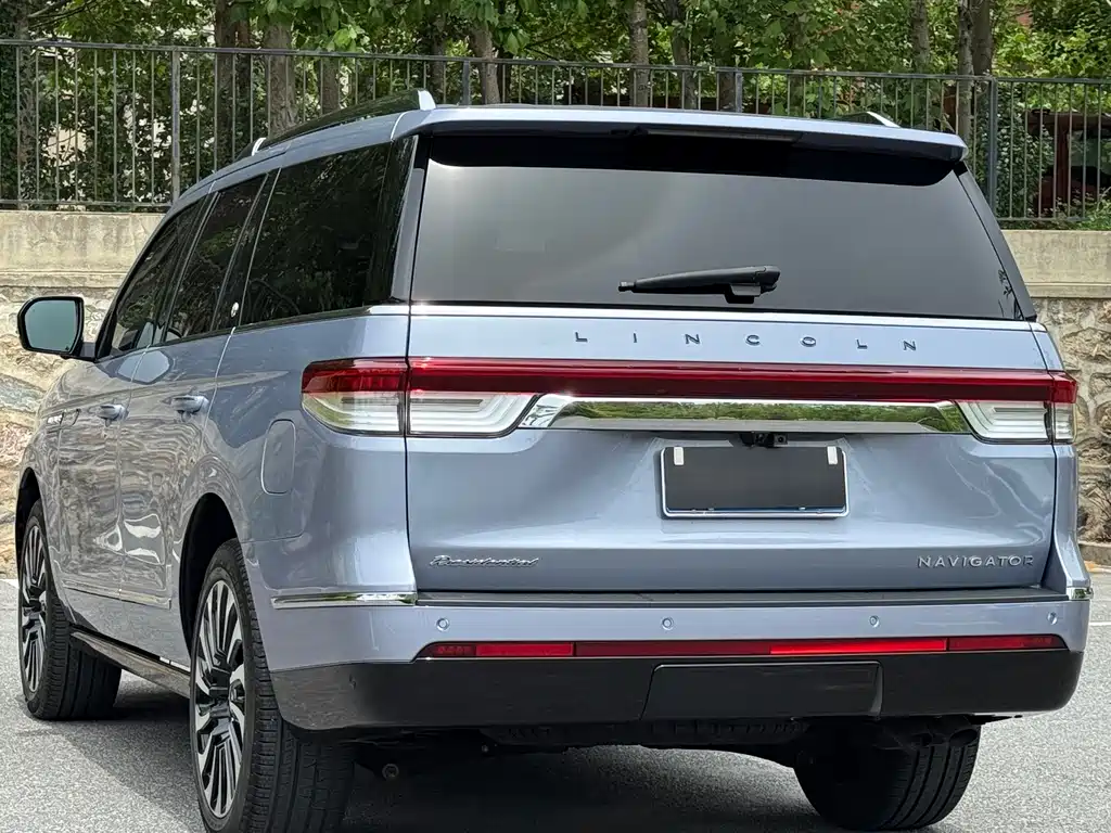 Lincoln Navigator 2023 — фото 7
