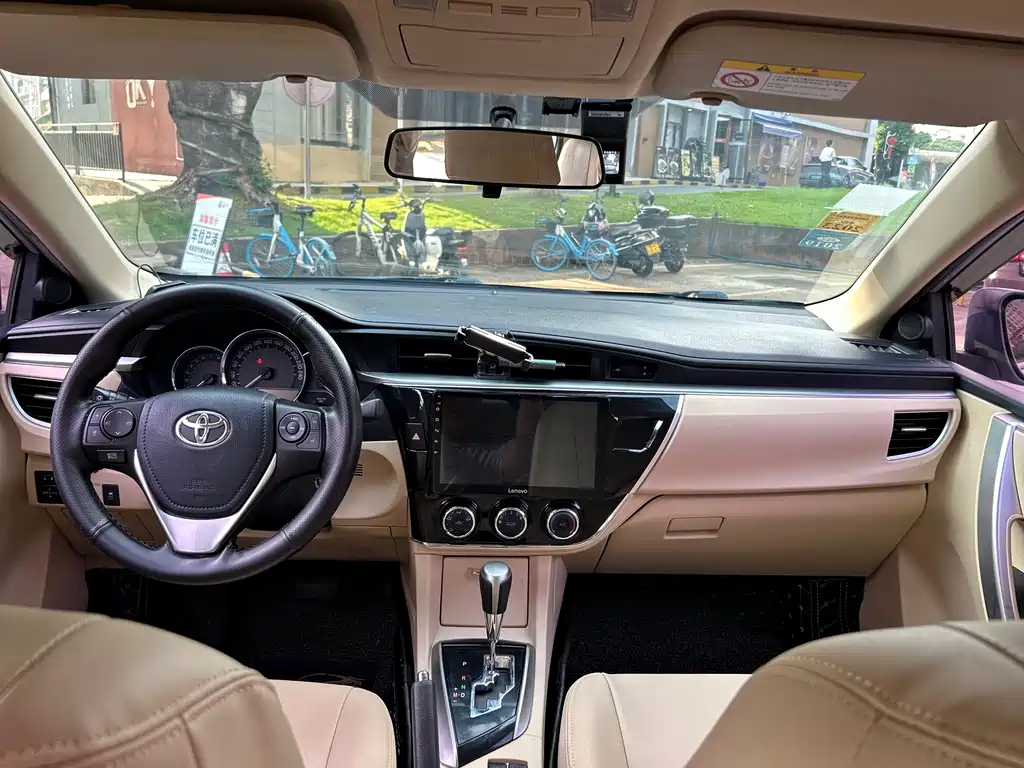 Toyota Corolla 2017 — фото 18