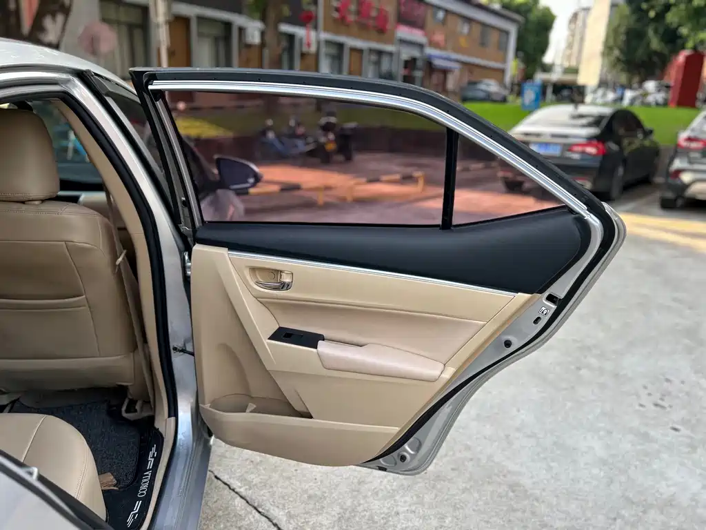 Toyota Corolla 2017 — фото 23