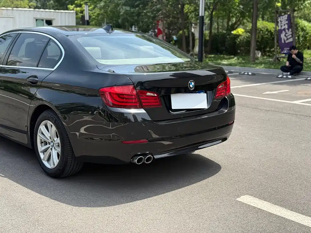 BMW 5 Series 2012 — фото 14