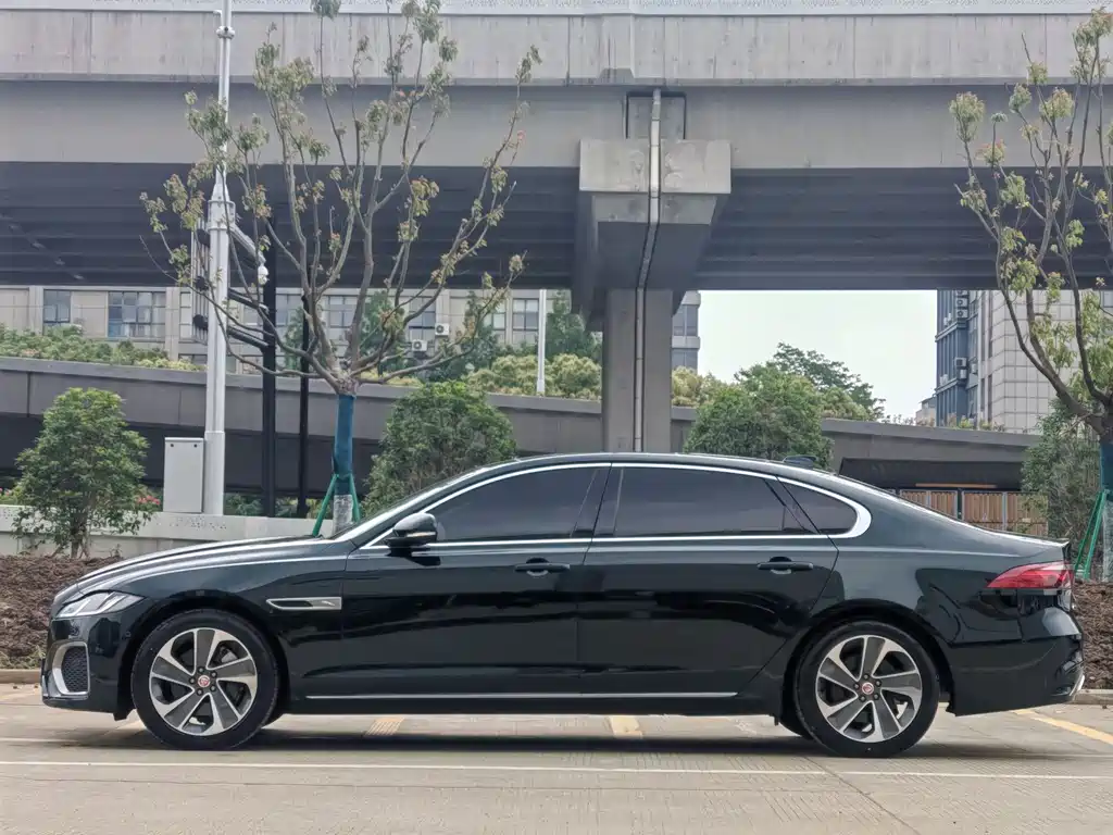 Jaguar XFL 2023 — фото 3
