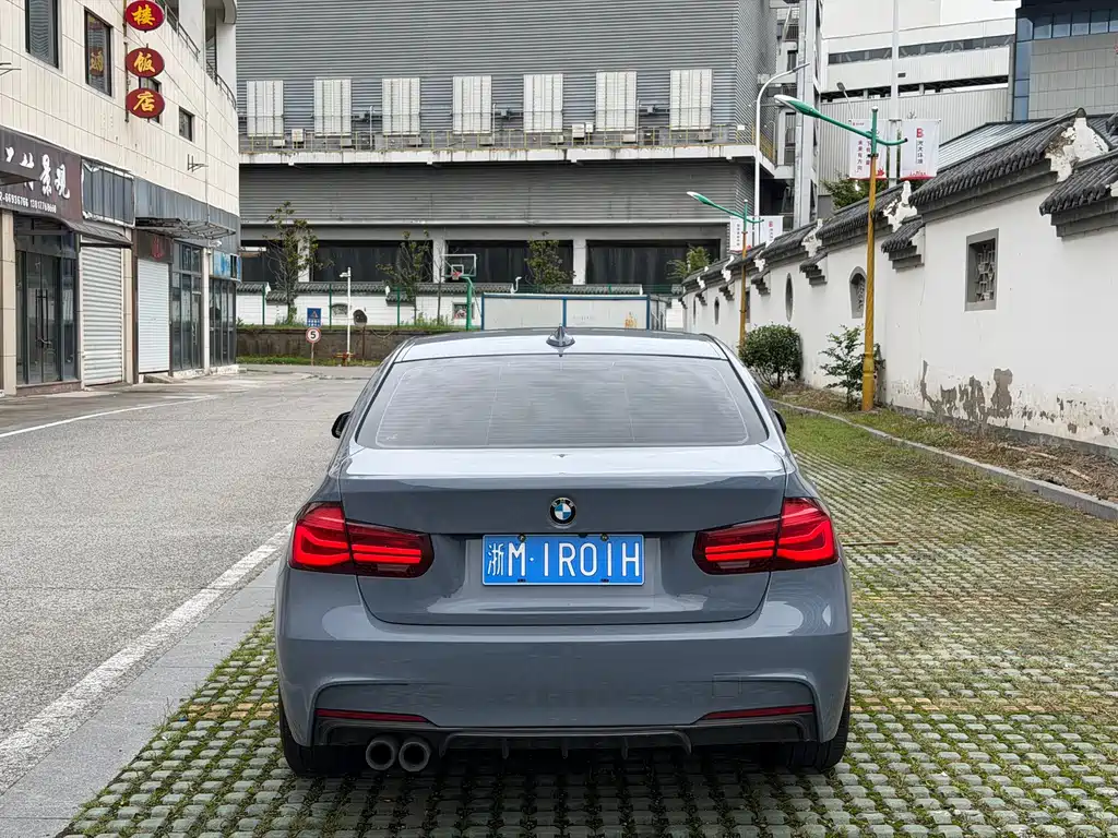 BMW 3 Series 2019 — фото 19