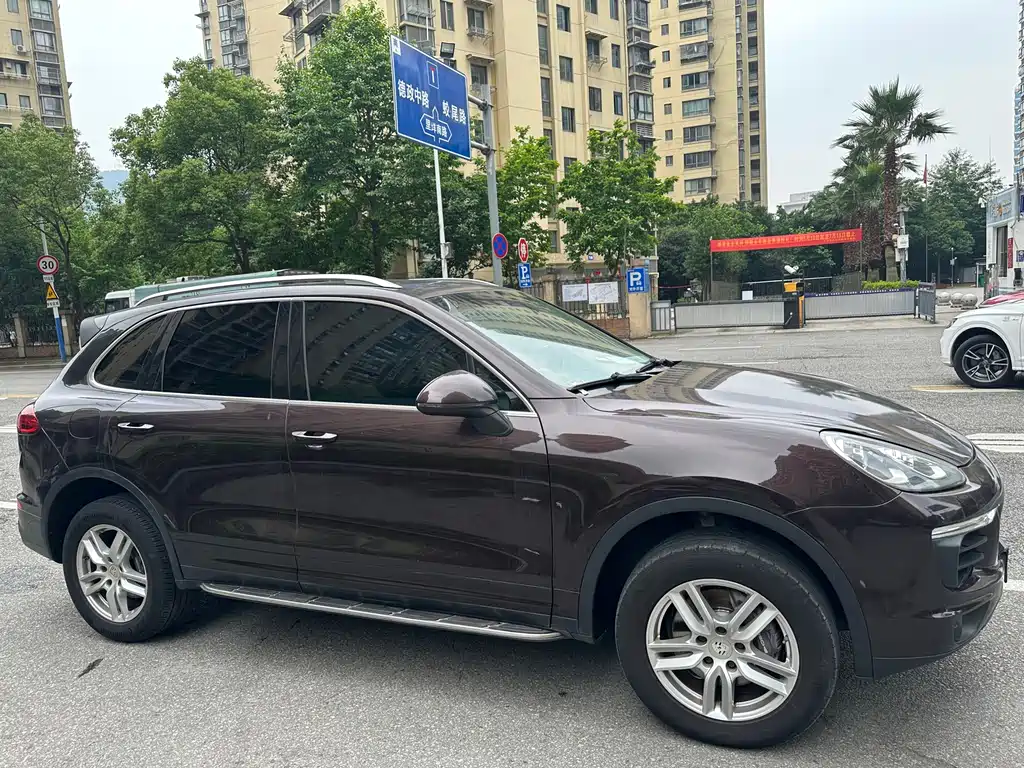 Porsche Cayenne 2016 — фото 4