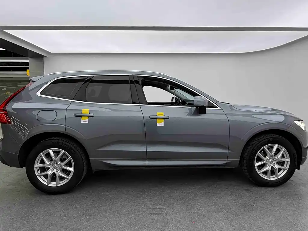 Volvo XC60 2018 — фото 25
