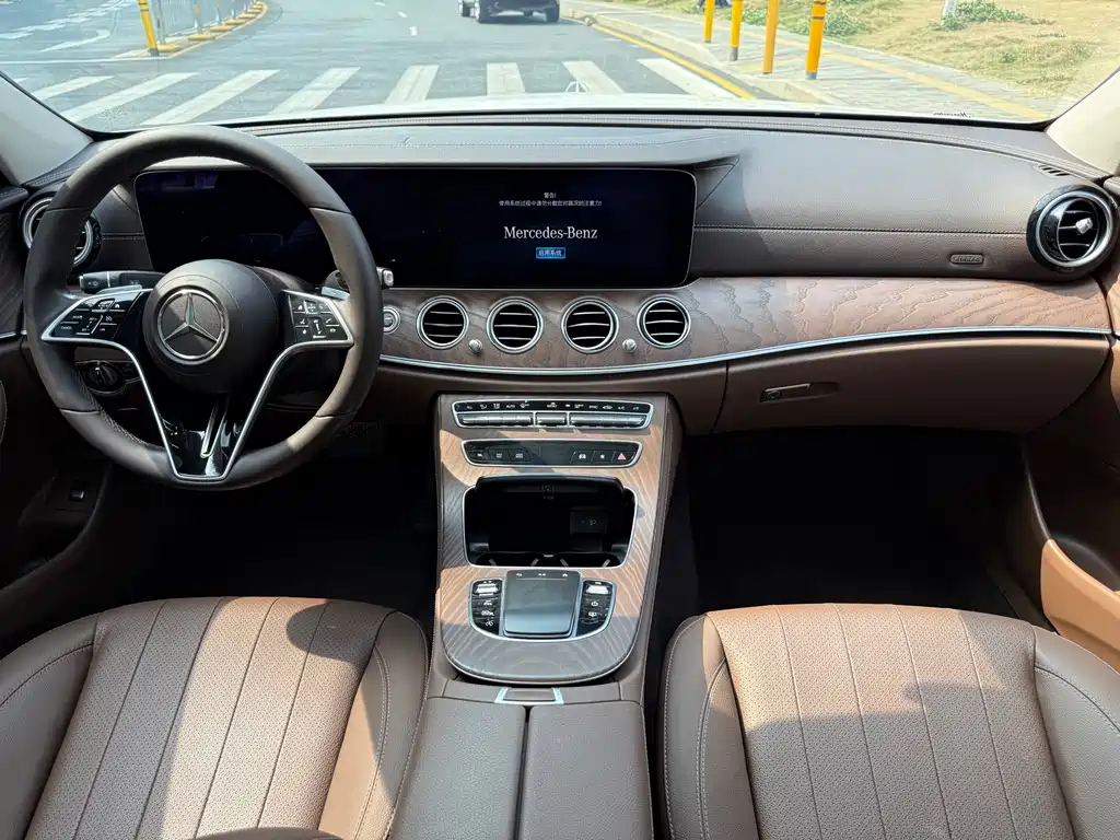 Mercedes-Benz E-Class 2021 — фото 12