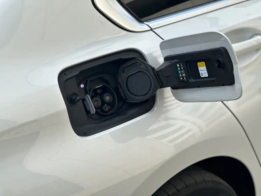BMW i3 2024 — фото 12