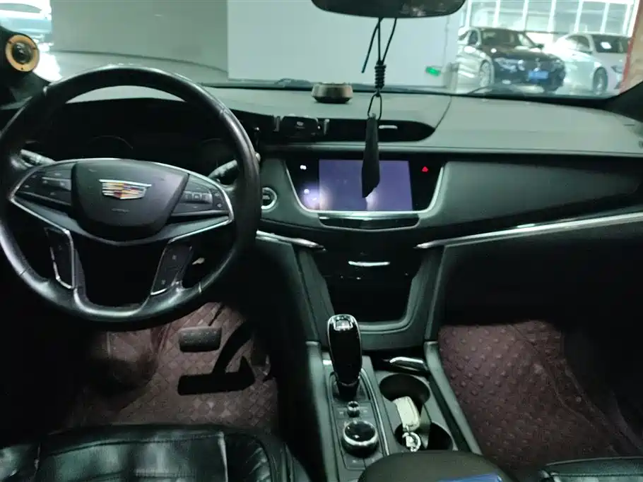 Cadillac XT5 2019 — фото 12