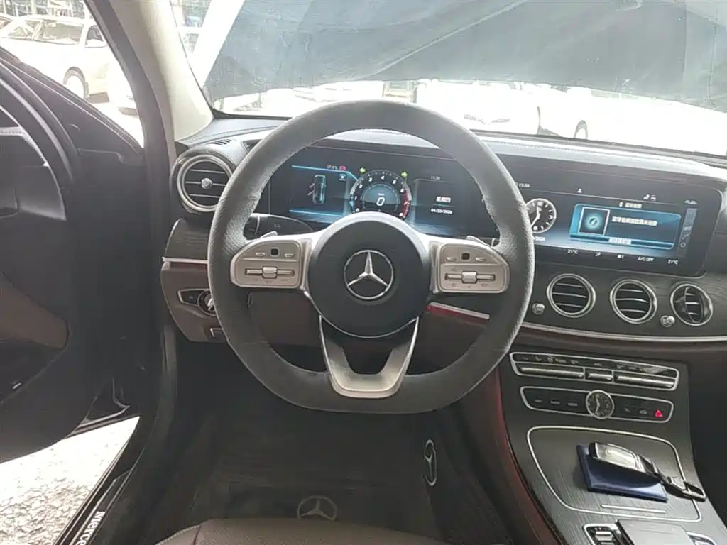 Mercedes-Benz E-Class 2020 — фото 11