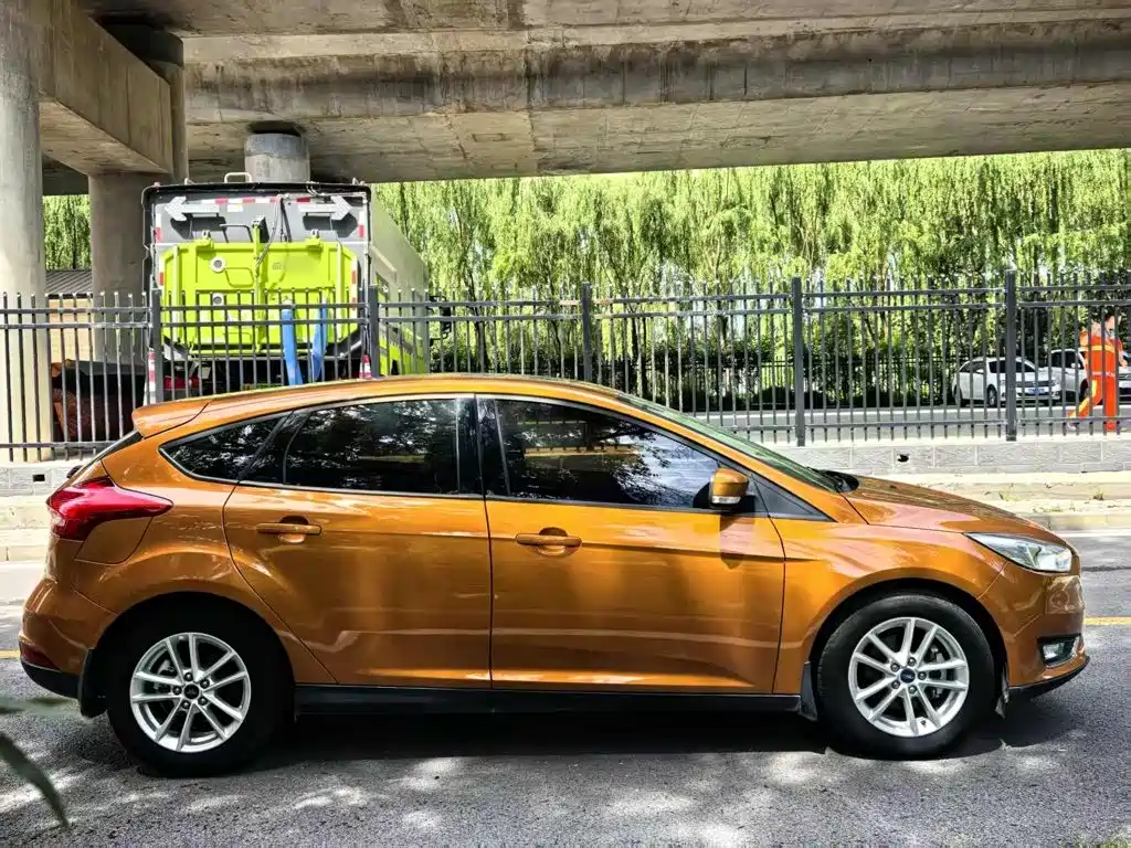 Ford Focus 2016 — фото 14