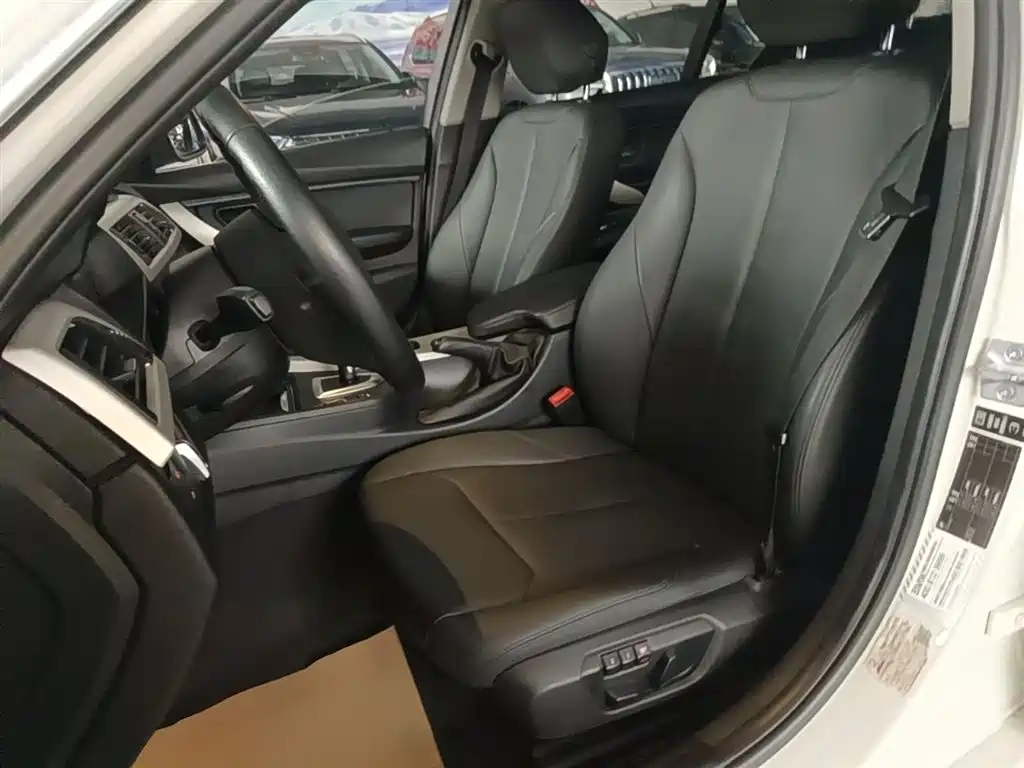 BMW 3 Series 2015 — фото 15