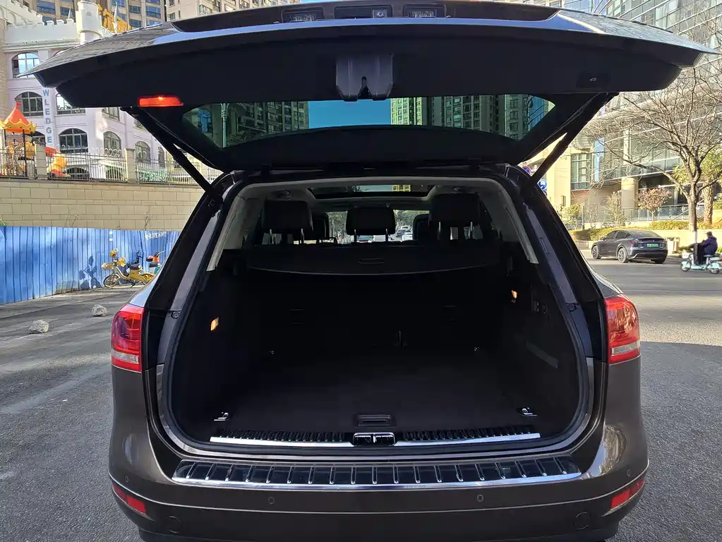 Volkswagen Touareg 2015 — фото 12