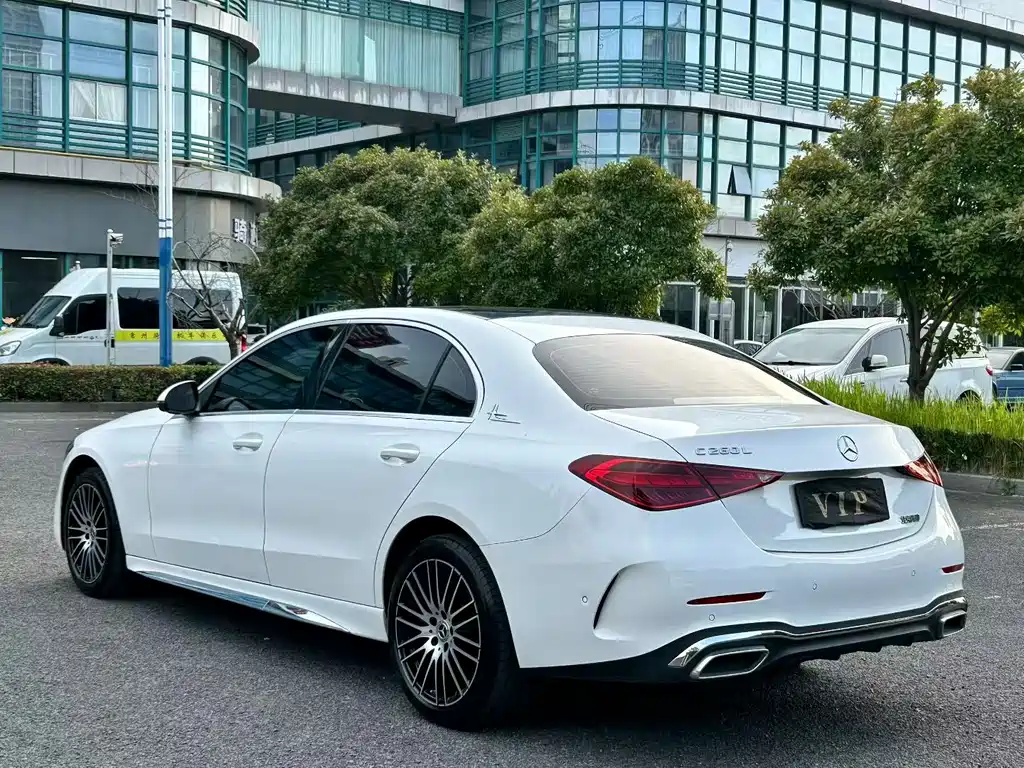 Mercedes-Benz C-Class 2025 — фото 7