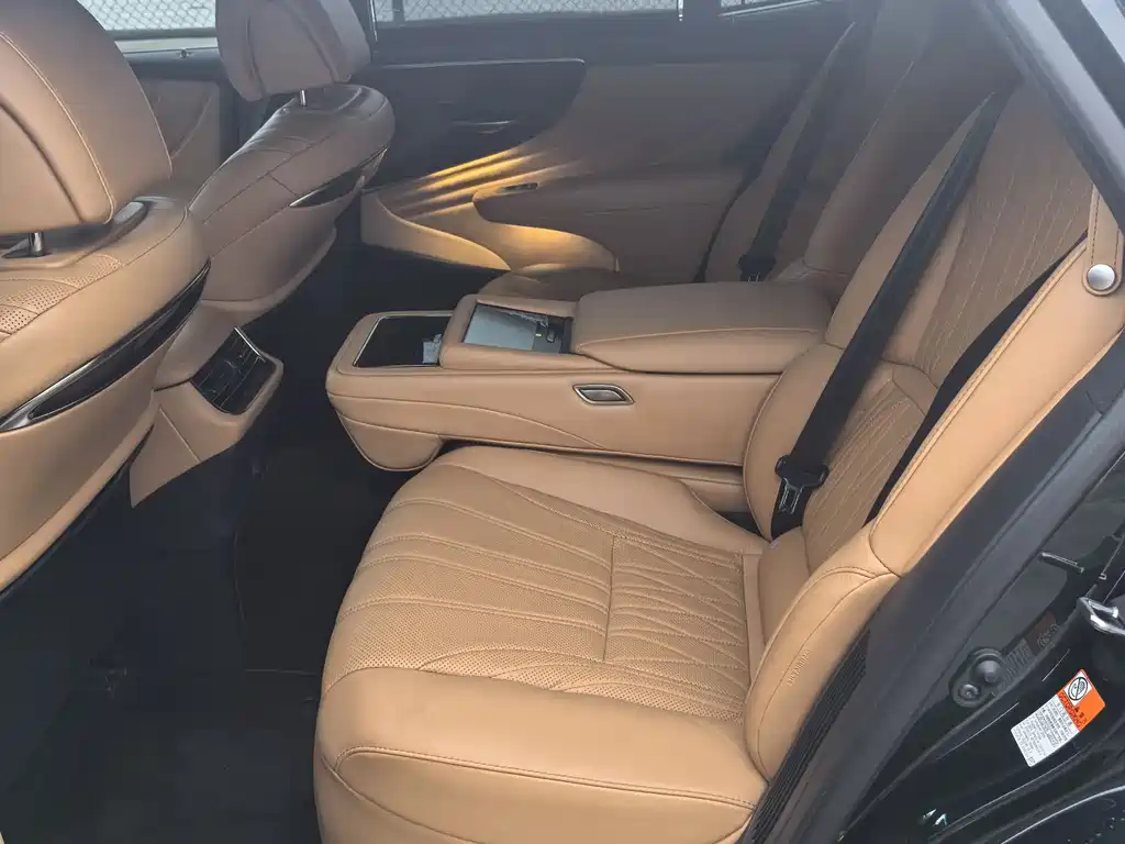Lexus LS 2023 — фото 10