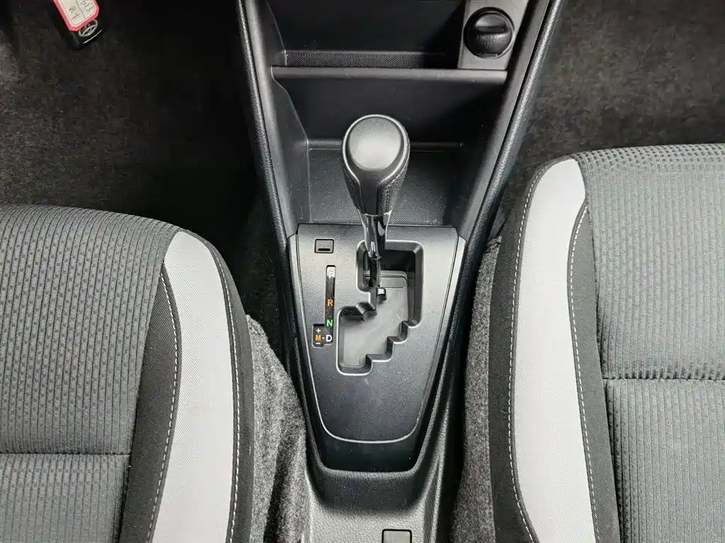 Toyota Yaris L 2021 — фото 13