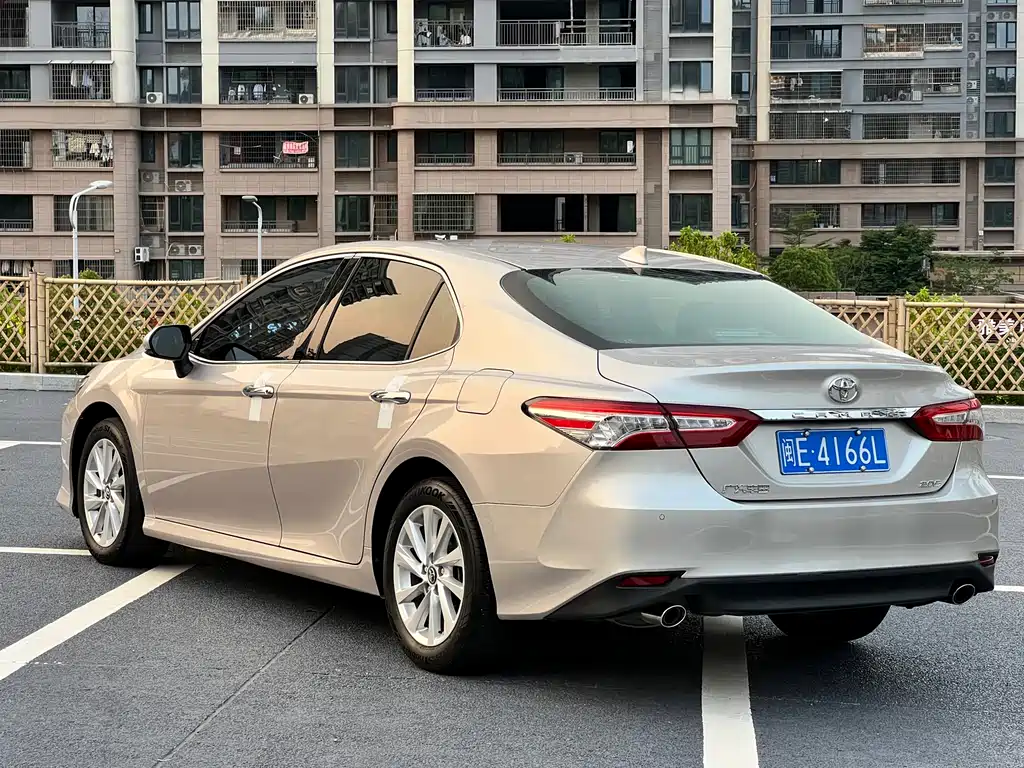 Toyota Camry 2021 — фото 4
