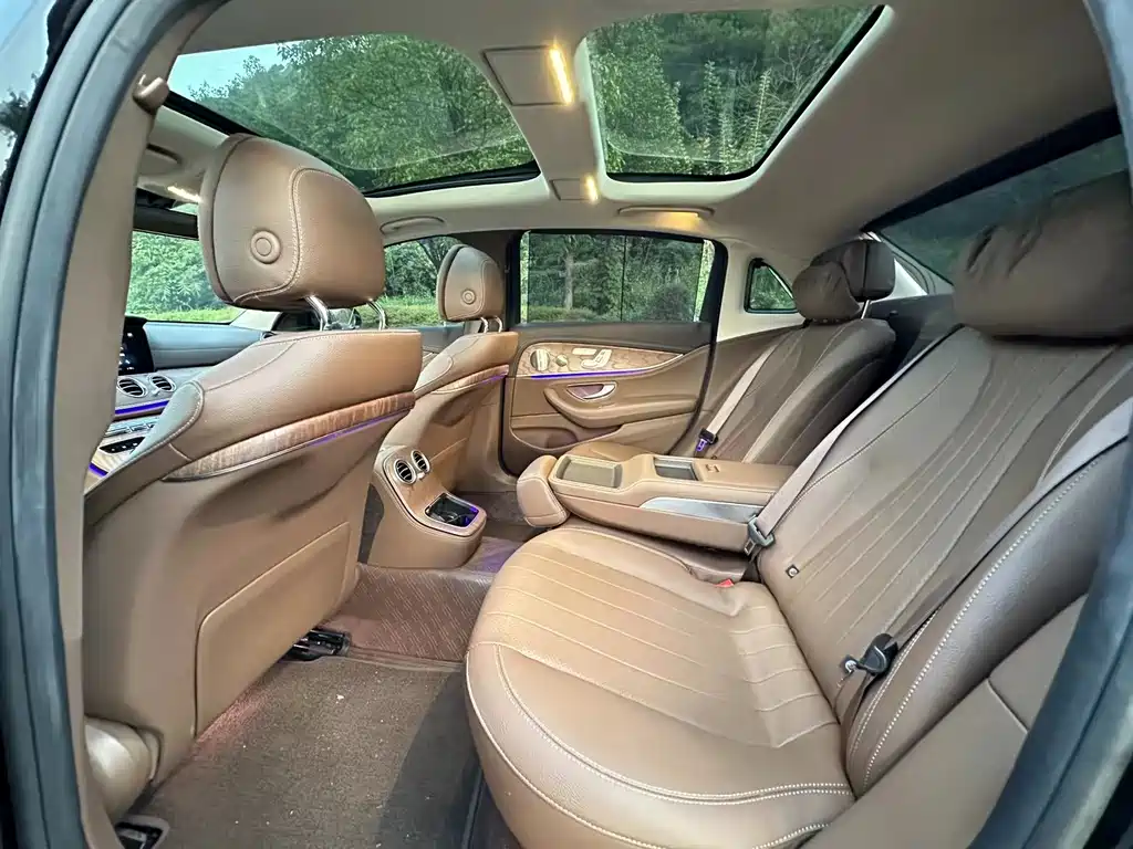 Mercedes-Benz E-Class 2022 — фото 6