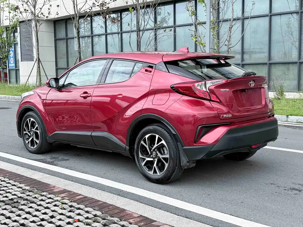 Toyota C-HR 2020 — фото 4