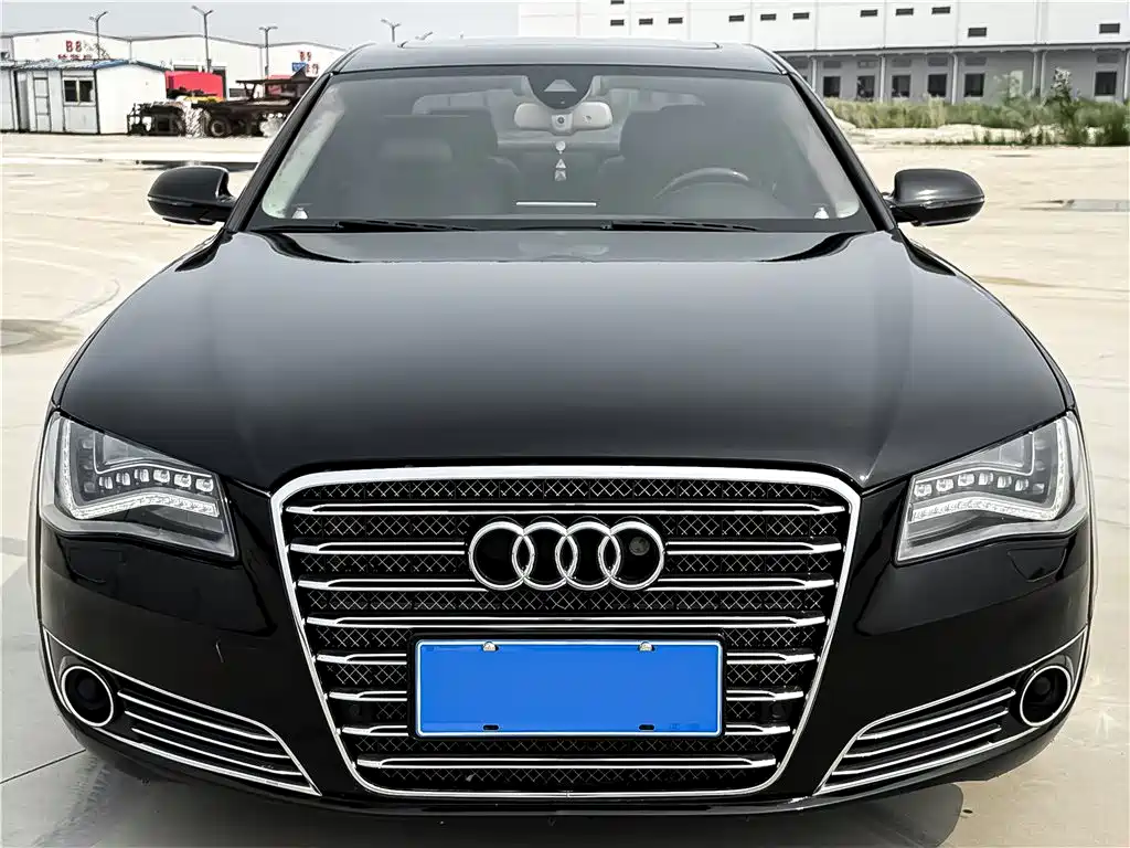 Audi A8 2013 — фото 1