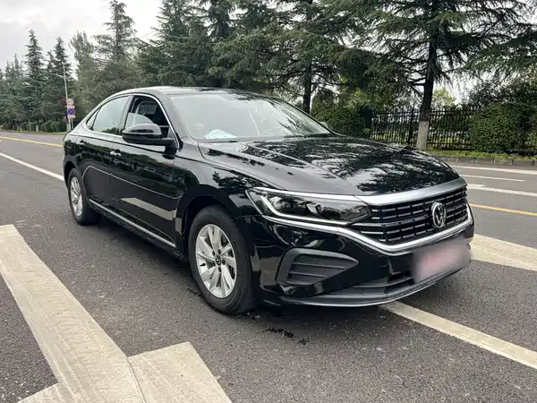 Volkswagen Passat 2025