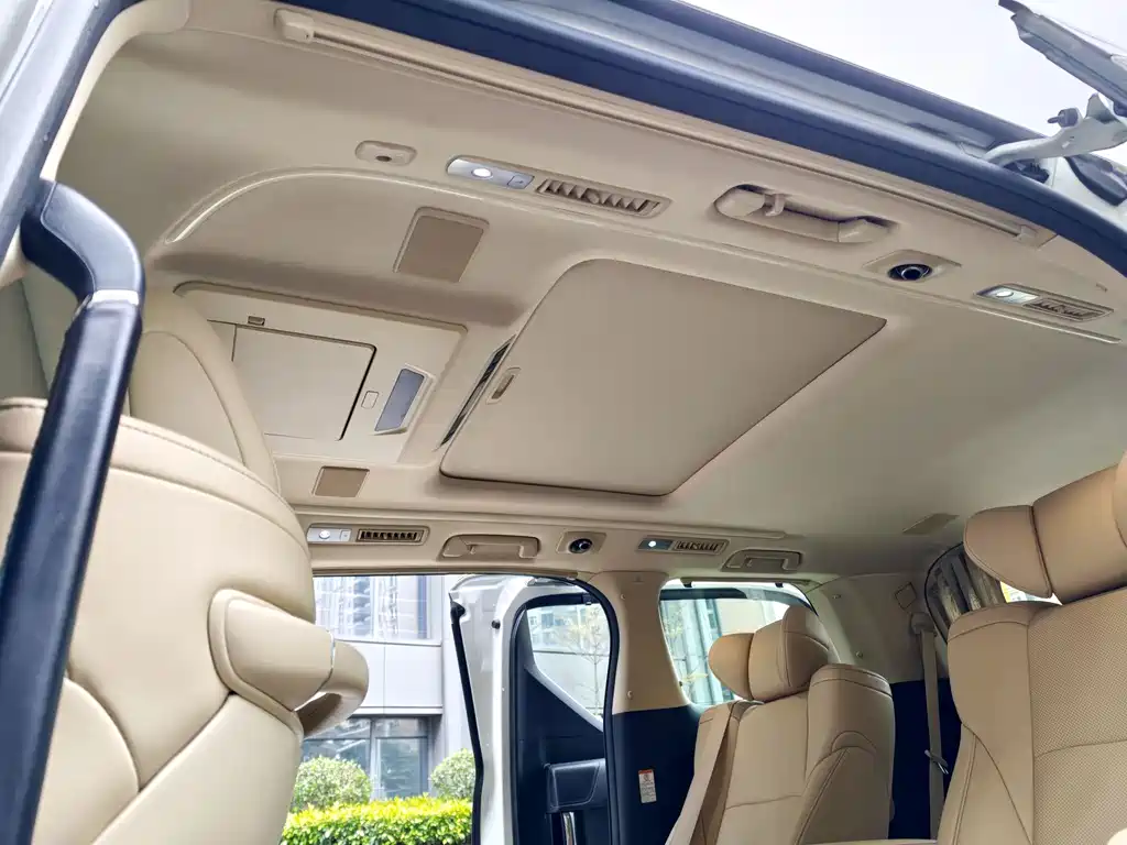 Toyota Alphard 2020 — фото 14