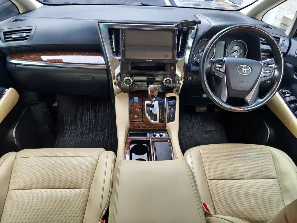 Toyota Alphard 2020 — фото 16