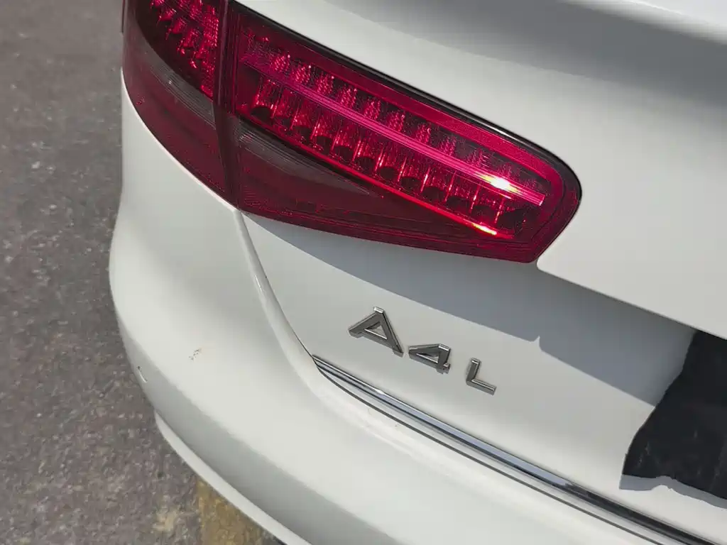 Audi A4L 2013 — фото 12