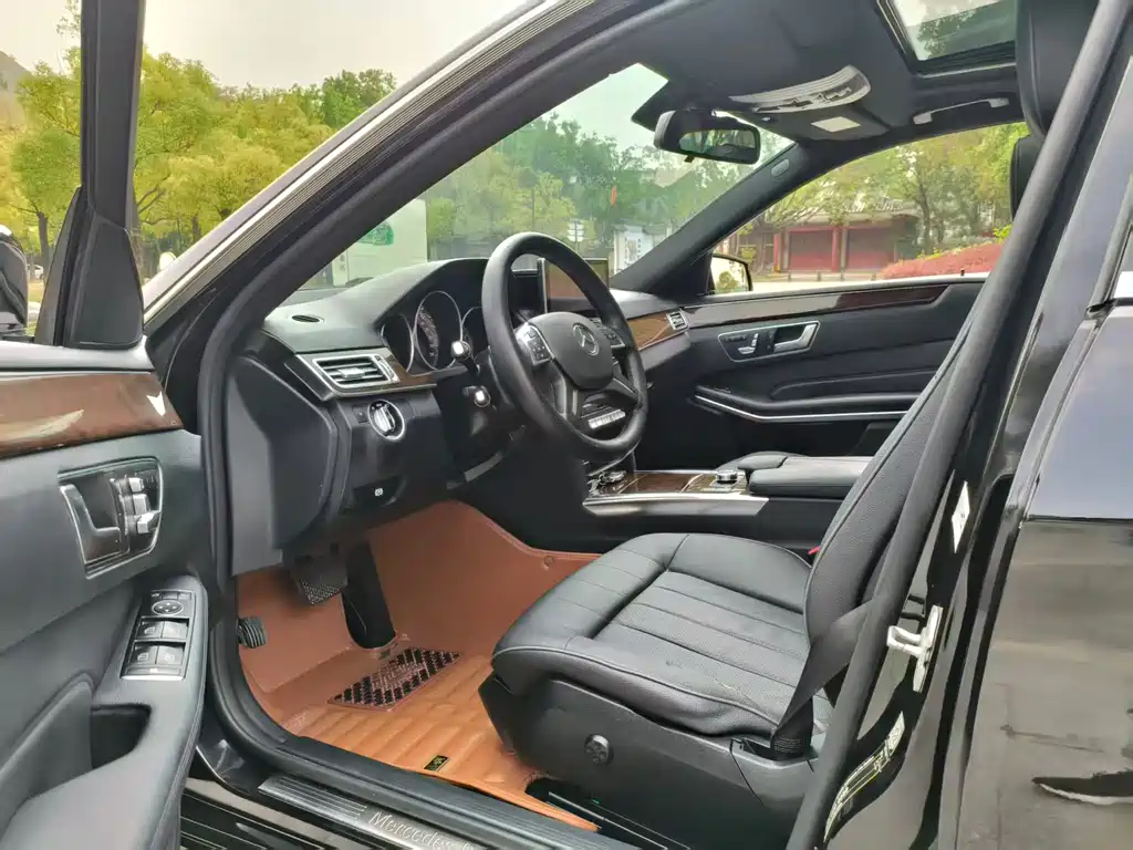 Mercedes-Benz E-Class 2015 — фото 10
