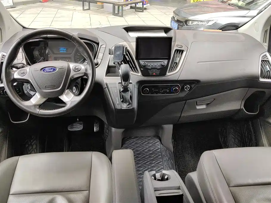 Ford Tourneo 2019 — фото 12