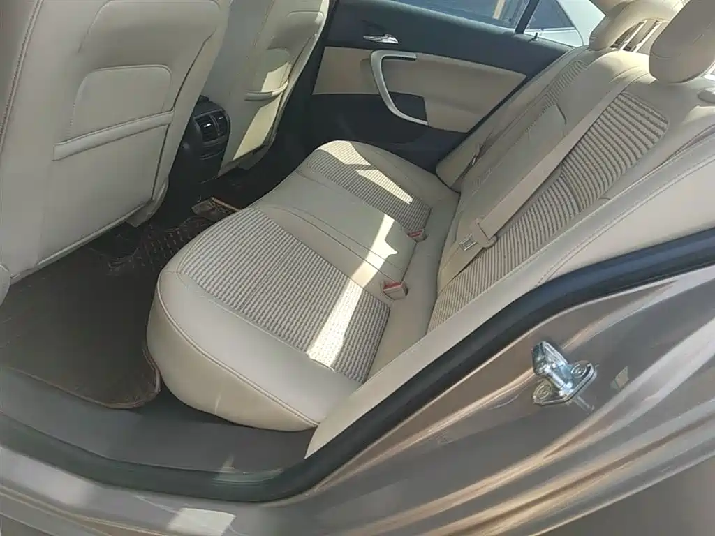 Buick Regal 2015 — фото 17