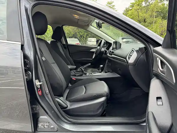 Mazda 3 Axela 2019