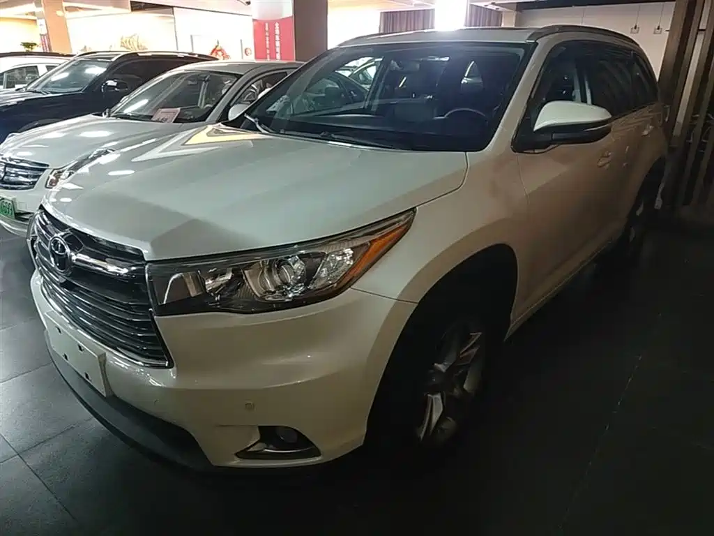 Toyota Highlander 2017 — фото 2