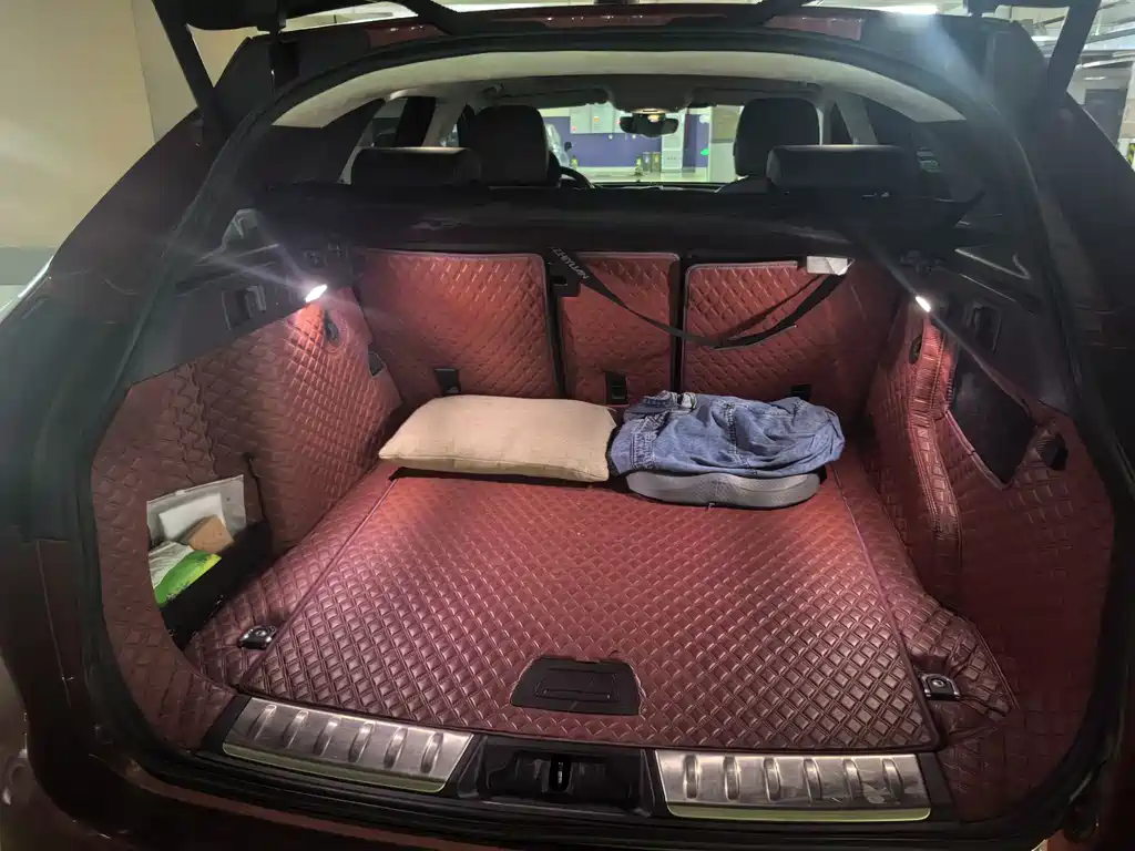 Jaguar F-PACE 2019