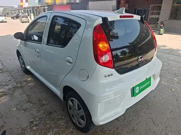 BYD e1 2020