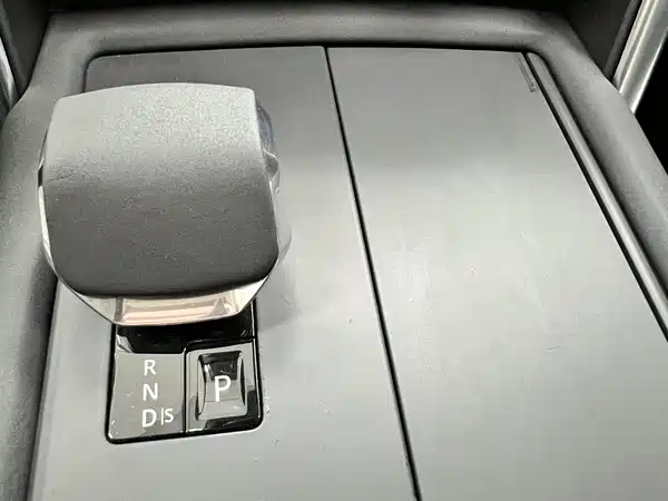 Land Rover Discovery 2021