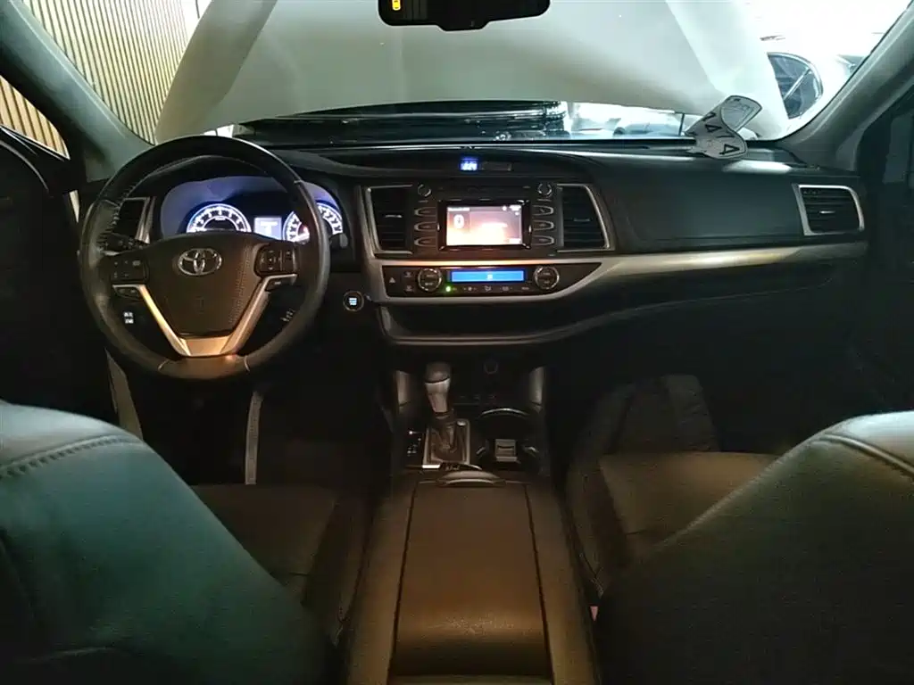 Toyota Highlander 2017 — фото 10