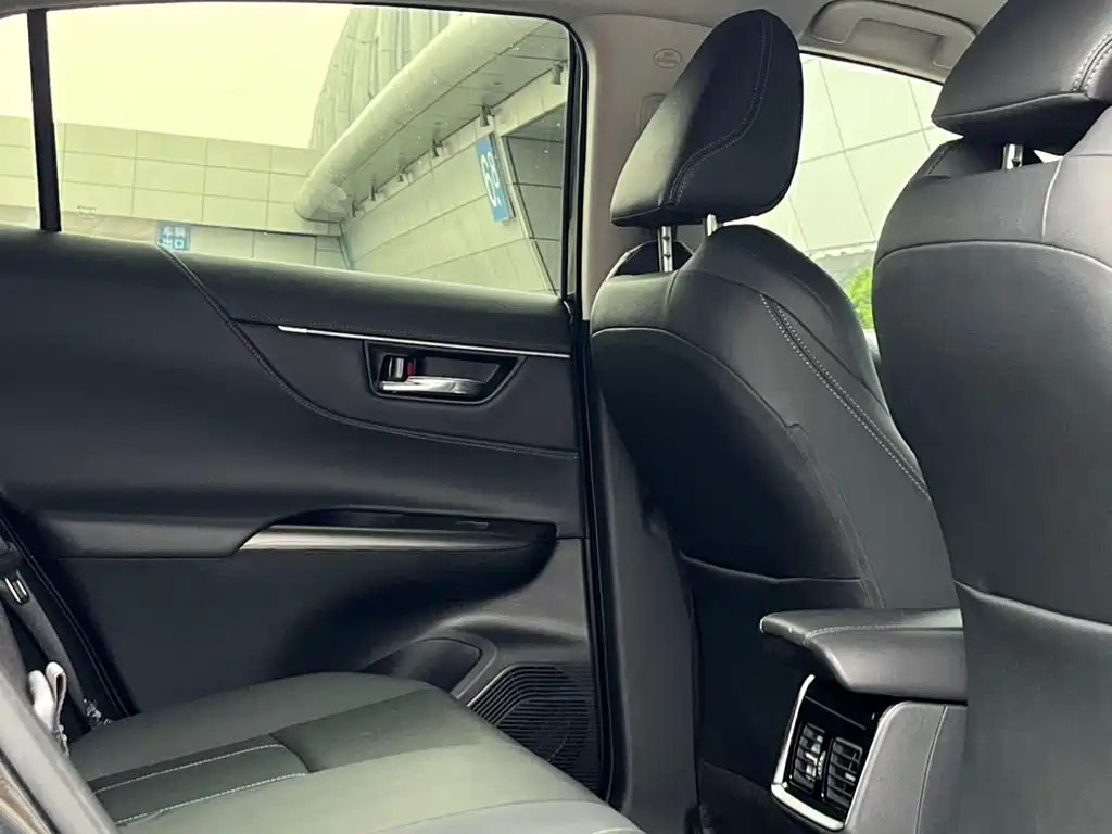 Toyota Harrier 2023 — фото 13