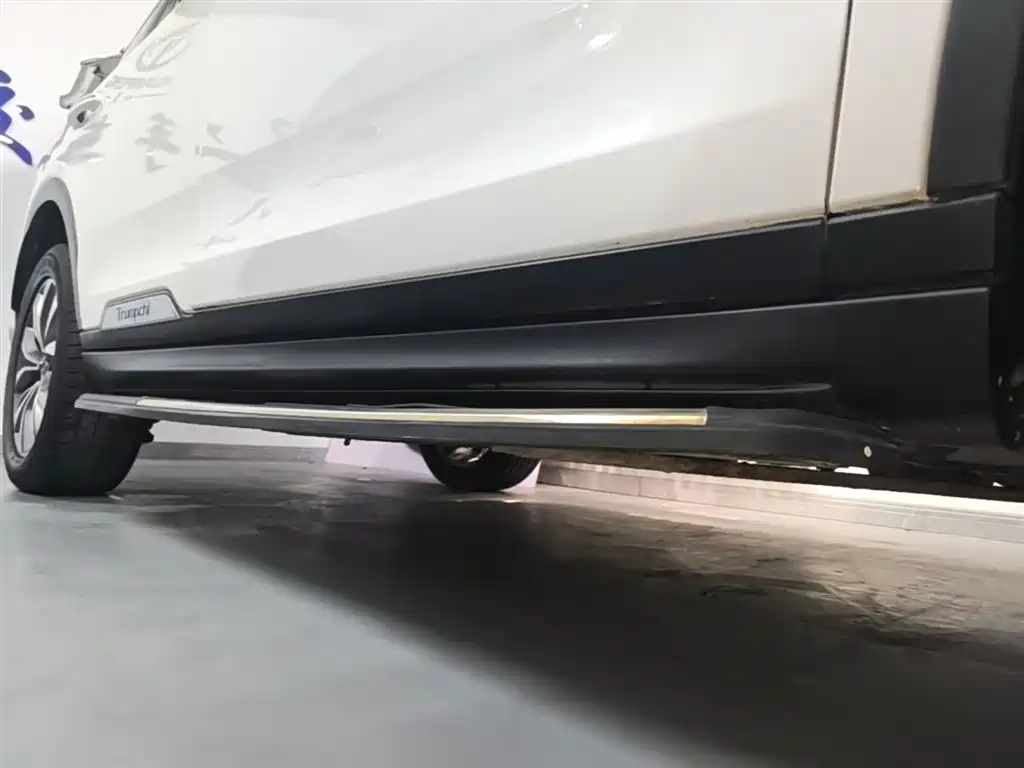 GAC Motor Trumpchi GS8 2017 — фото 21