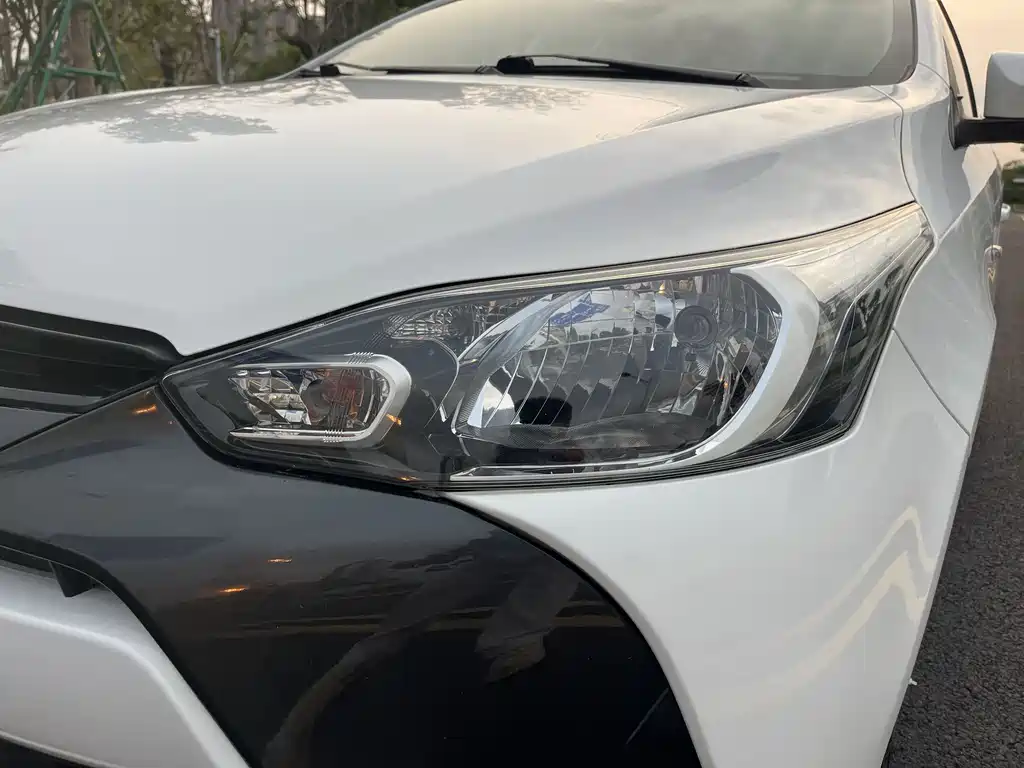 Toyota Yaris L 2020 — фото 14